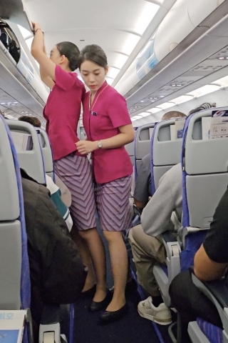 25最新冒险拍摄南航空姐机舱检查4K视频